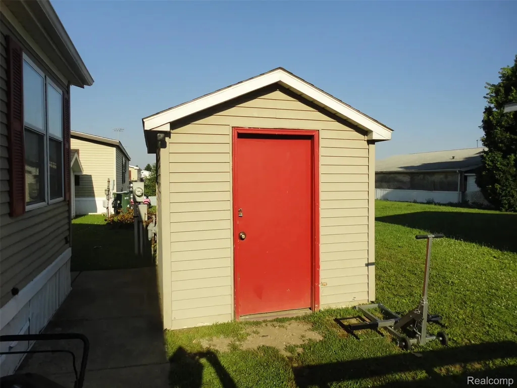 241 Emerald Circle Dundee Village MI 48131