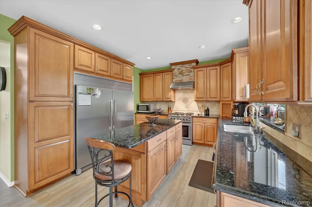 50414 Greycoat Lane Macomb Township MI 48044