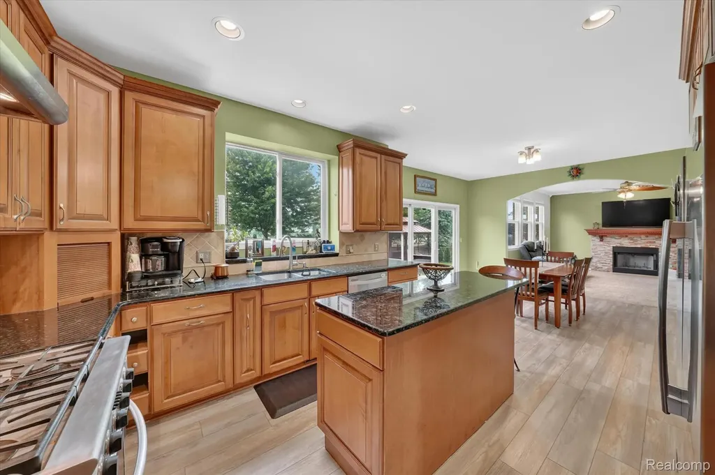 50414 Greycoat Lane Macomb Township MI 48044