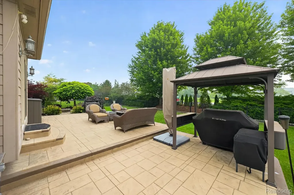 50414 Greycoat Lane Macomb Township MI 48044