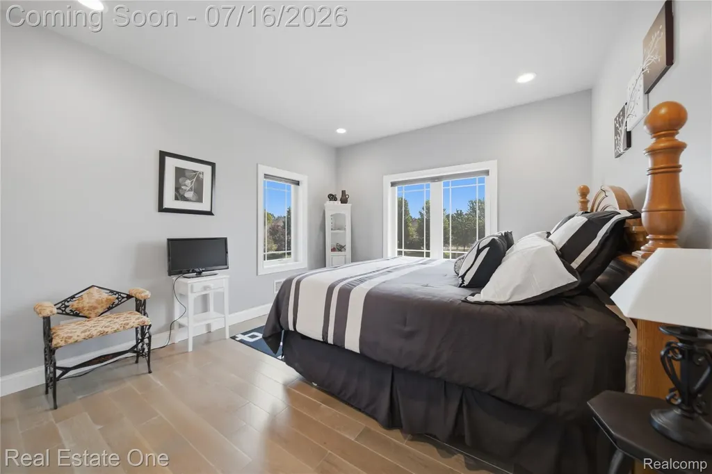 10641 Lone Oak Circle Grand Blanc Charter Township MI 48439
