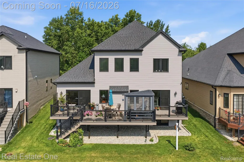 10641 Lone Oak Circle Grand Blanc Charter Township MI 48439
