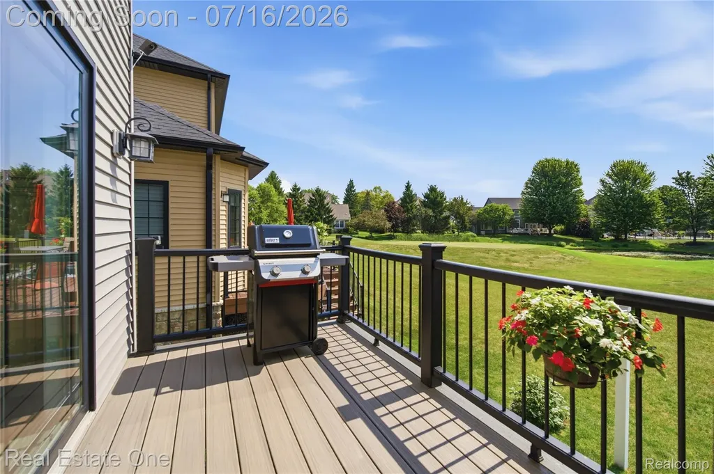 10641 Lone Oak Circle Grand Blanc Charter Township MI 48439