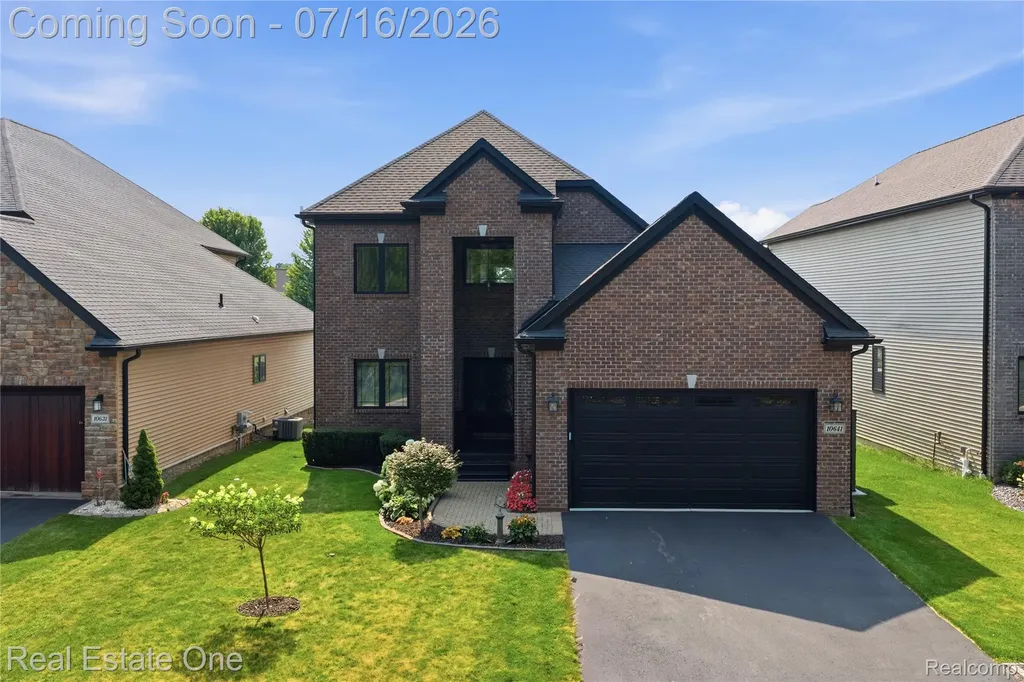 10641 Lone Oak Circle Grand Blanc Charter Township MI 48439