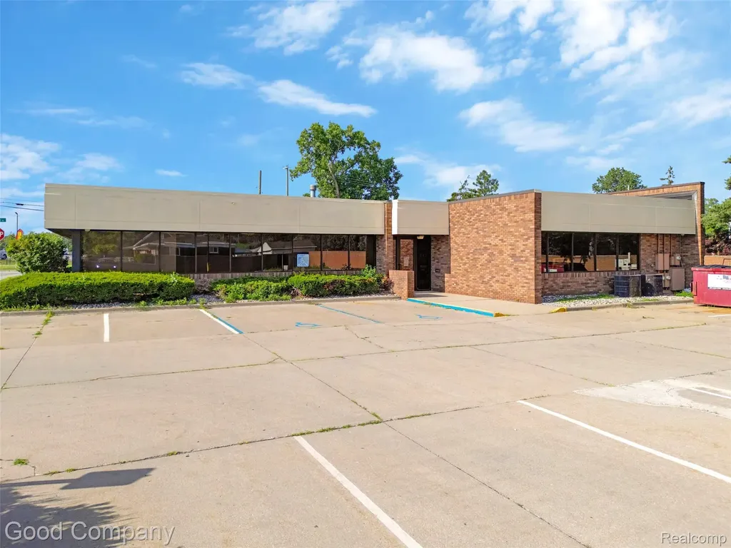 18200 E 10 Mile Road Eastpointe City MI 48021