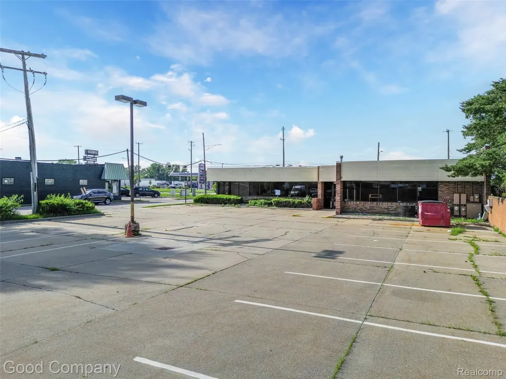 18200 E 10 Mile Road Eastpointe City MI 48021
