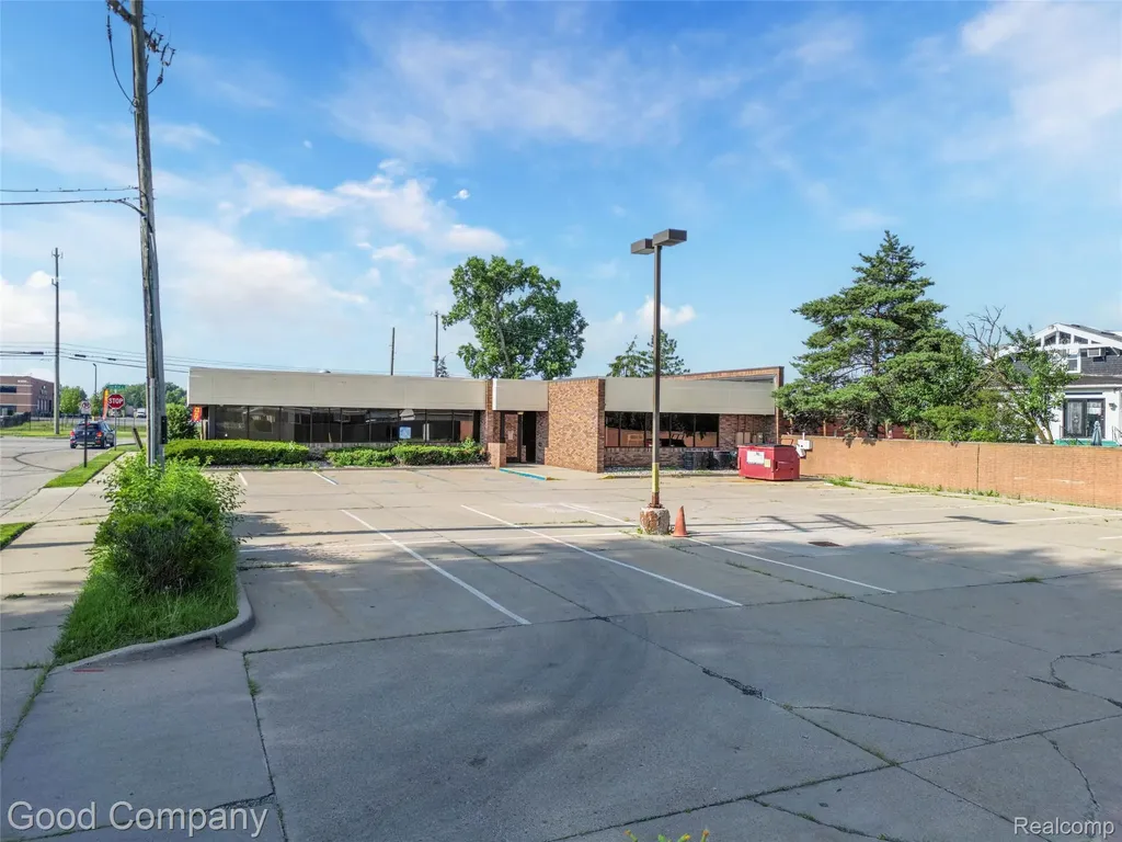 18200 E 10 Mile Road Eastpointe City MI 48021