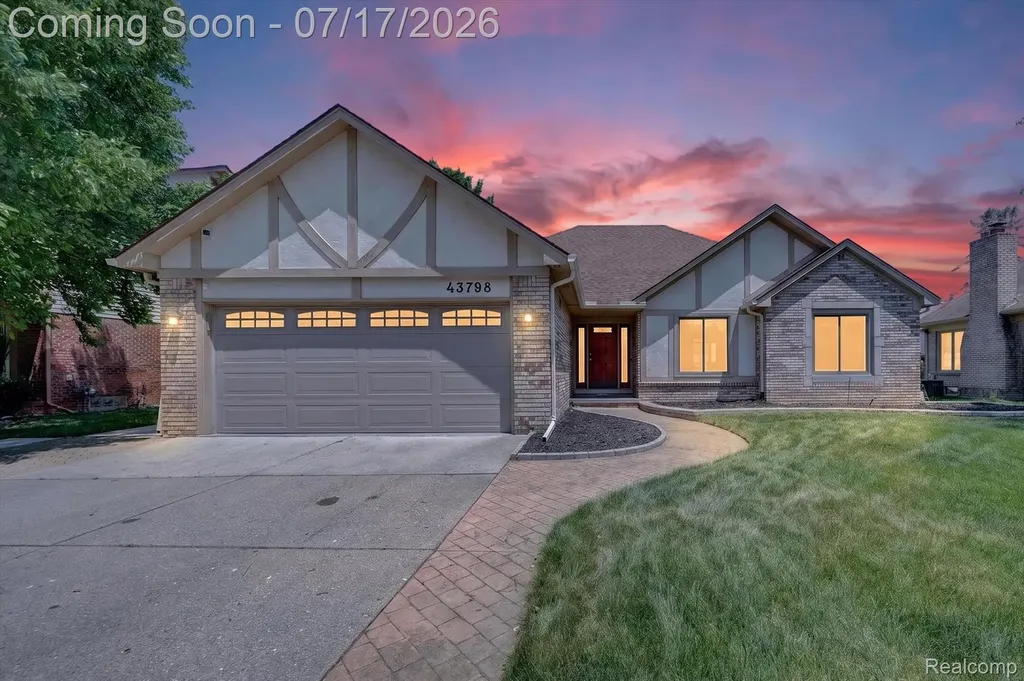 43798 Columbia Drive Clinton Charter Township MI 48038