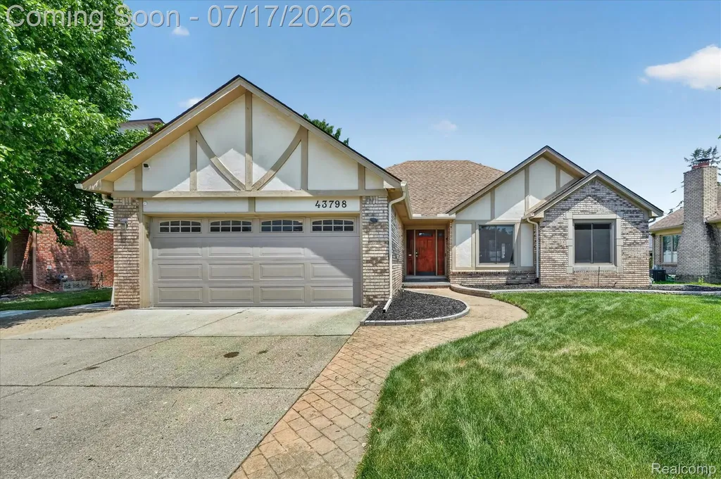 43798 Columbia Drive Clinton Charter Township MI 48038