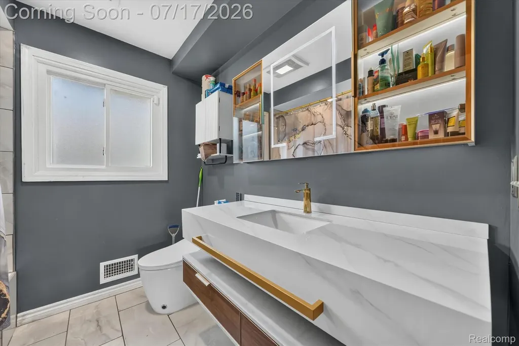 43798 Columbia Drive Clinton Charter Township MI 48038