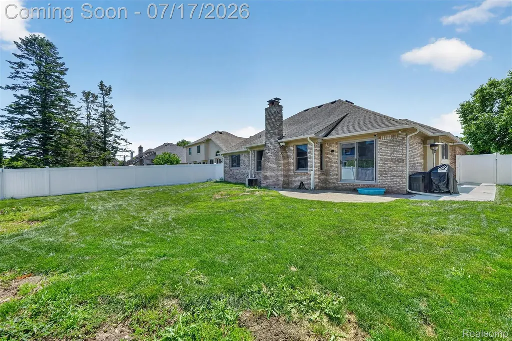 43798 Columbia Drive Clinton Charter Township MI 48038