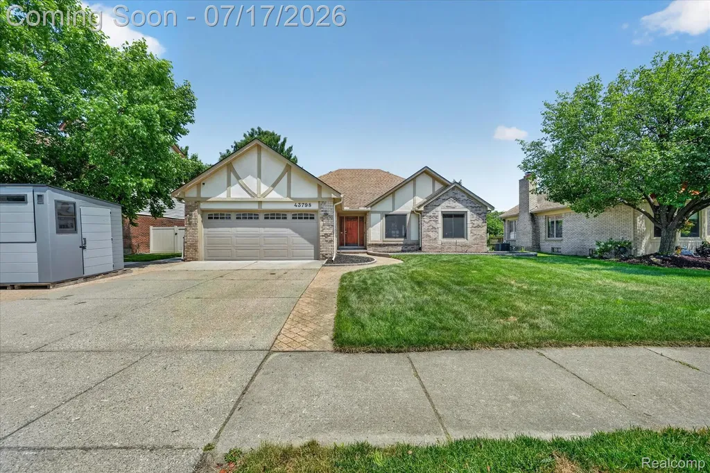 43798 Columbia Drive Clinton Charter Township MI 48038