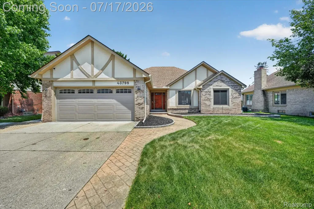 43798 Columbia Drive Clinton Charter Township MI 48038