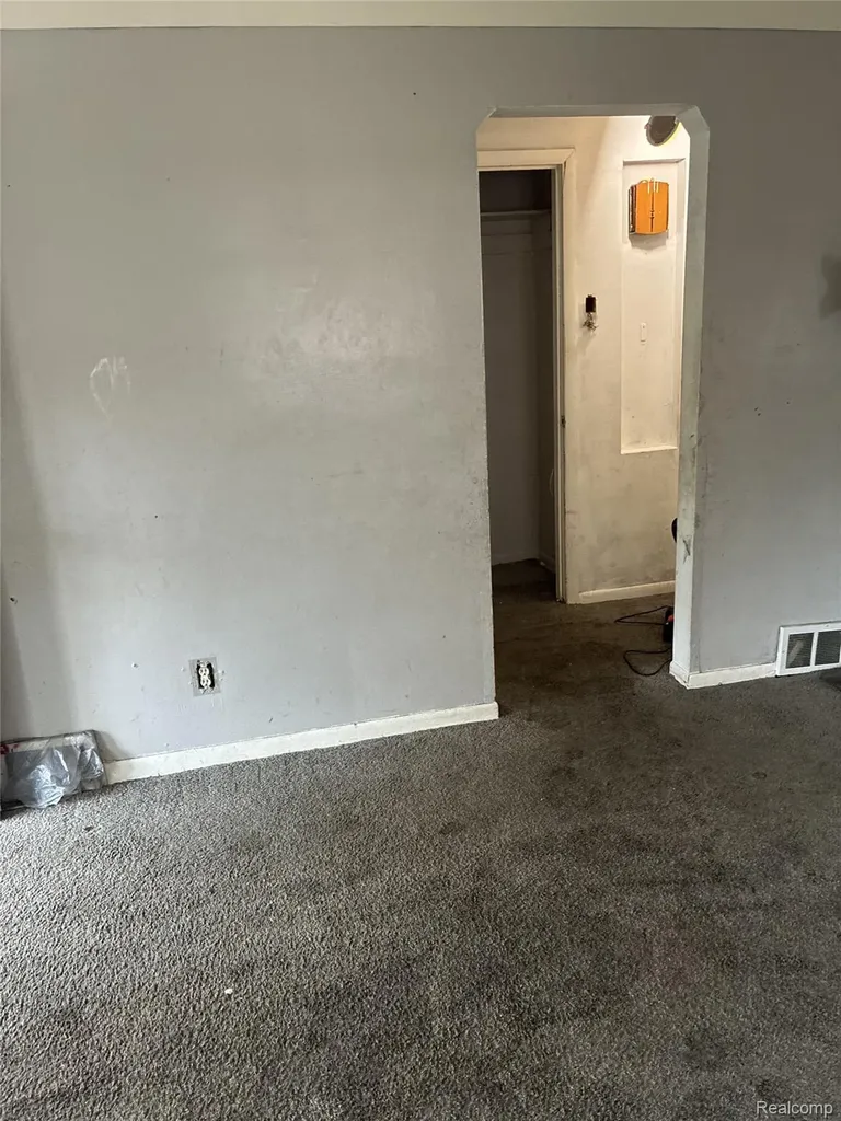 8525 Greenlawn Street Detroit City MI 48204