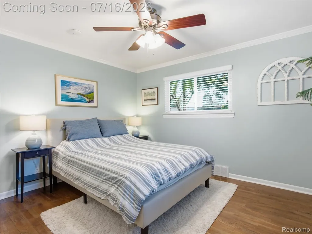 6229 Sandshores Drive Troy City MI 48085