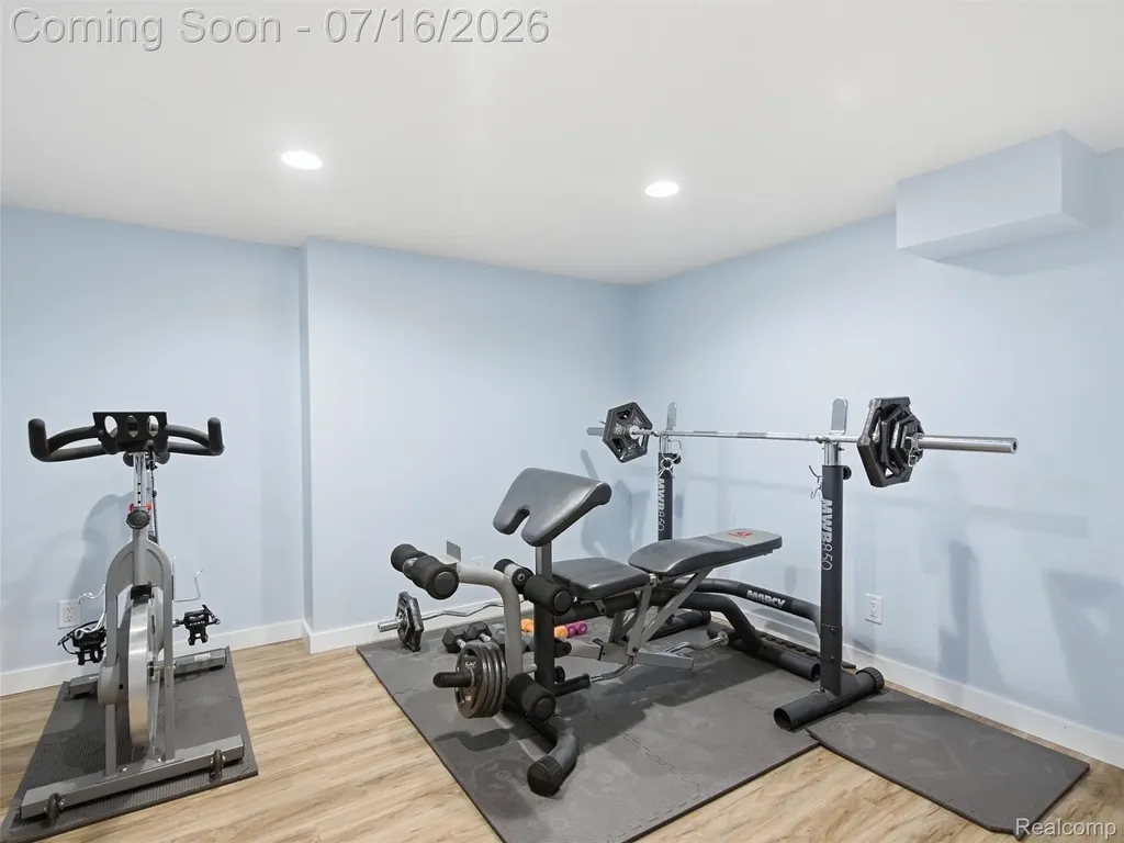 6229 Sandshores Drive Troy City MI 48085