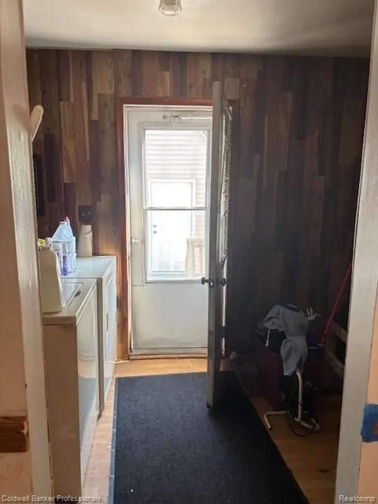 25449 Bell Road Huron Charter Township MI 48164