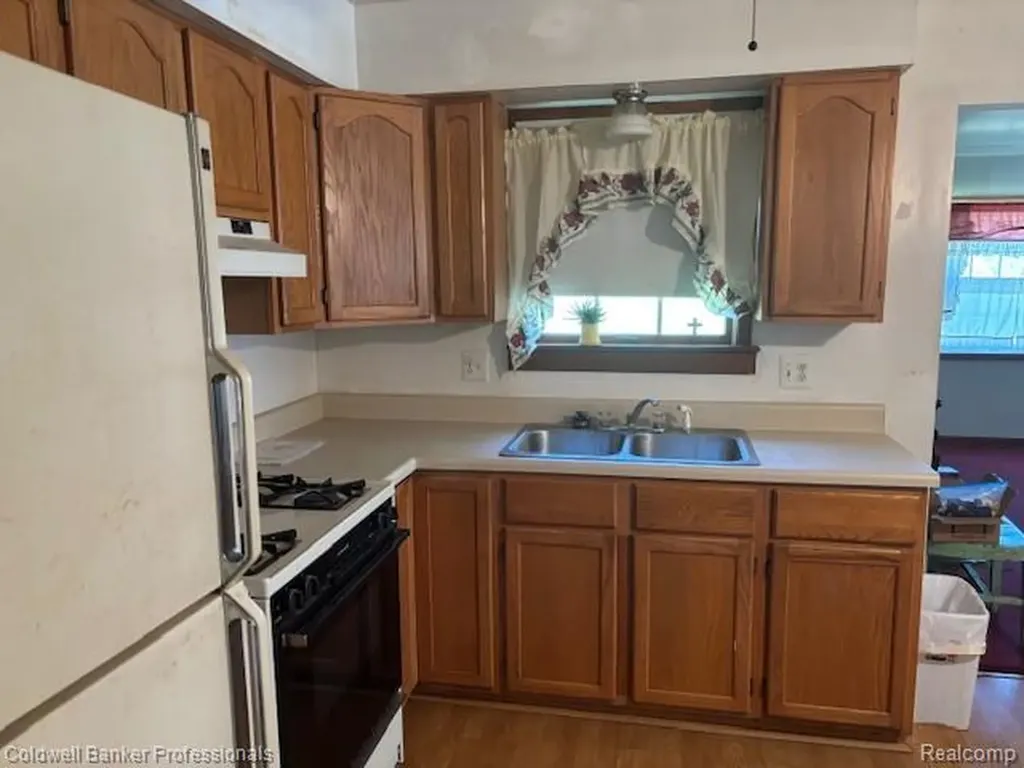 25449 Bell Road Huron Charter Township MI 48164