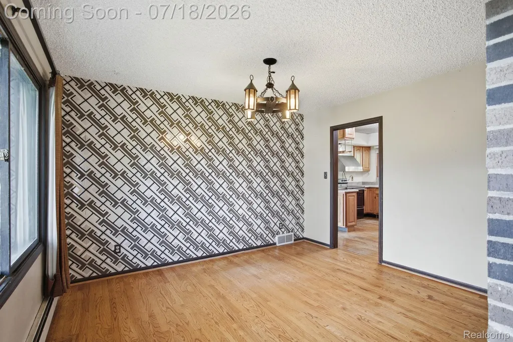 2726 Bay Drive West Bloomfield Charter Township MI 48324