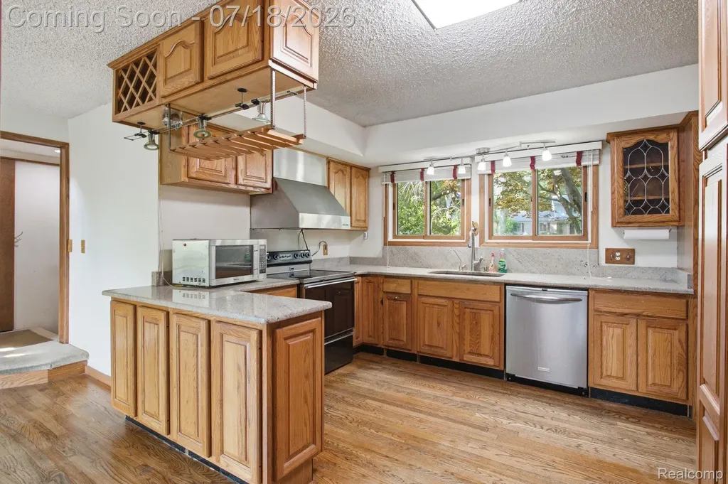 2726 Bay Drive West Bloomfield Charter Township MI 48324