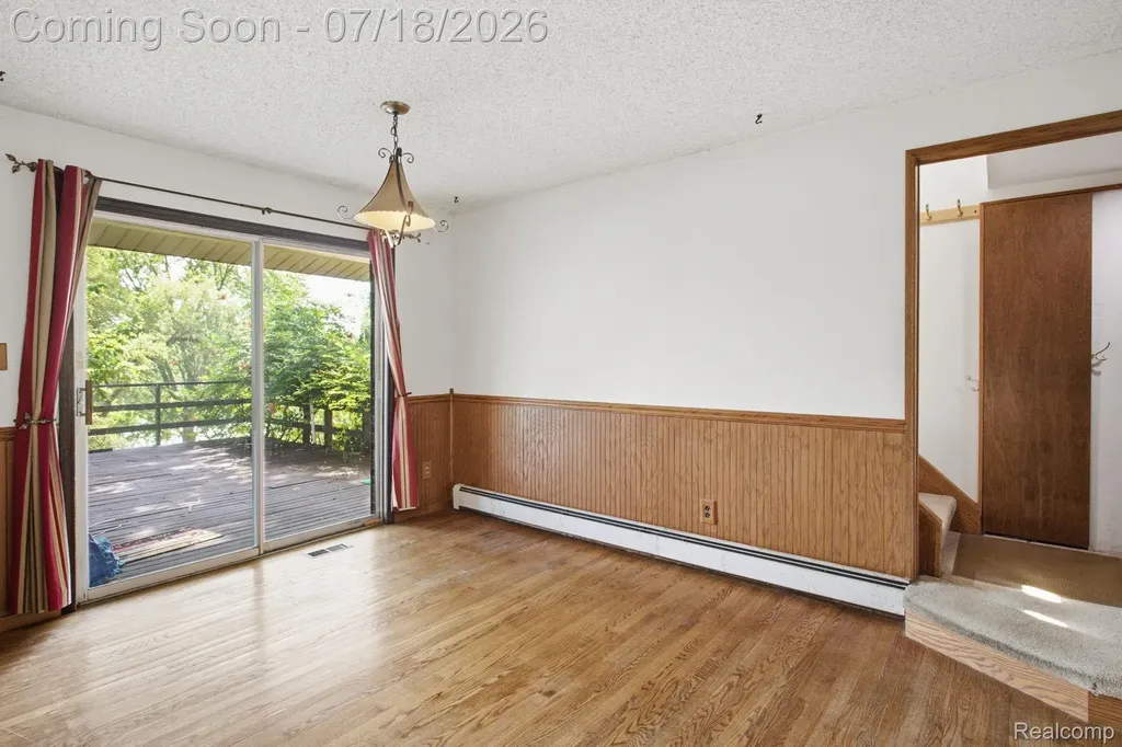 2726 Bay Drive West Bloomfield Charter Township MI 48324