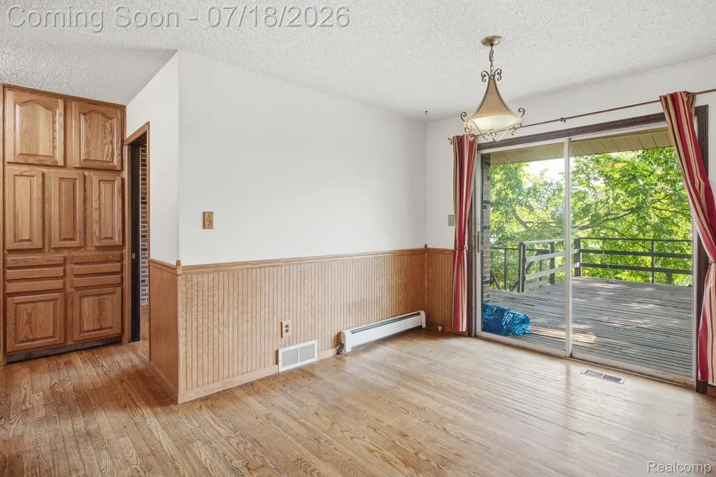 2726 Bay Drive West Bloomfield Charter Township MI 48324