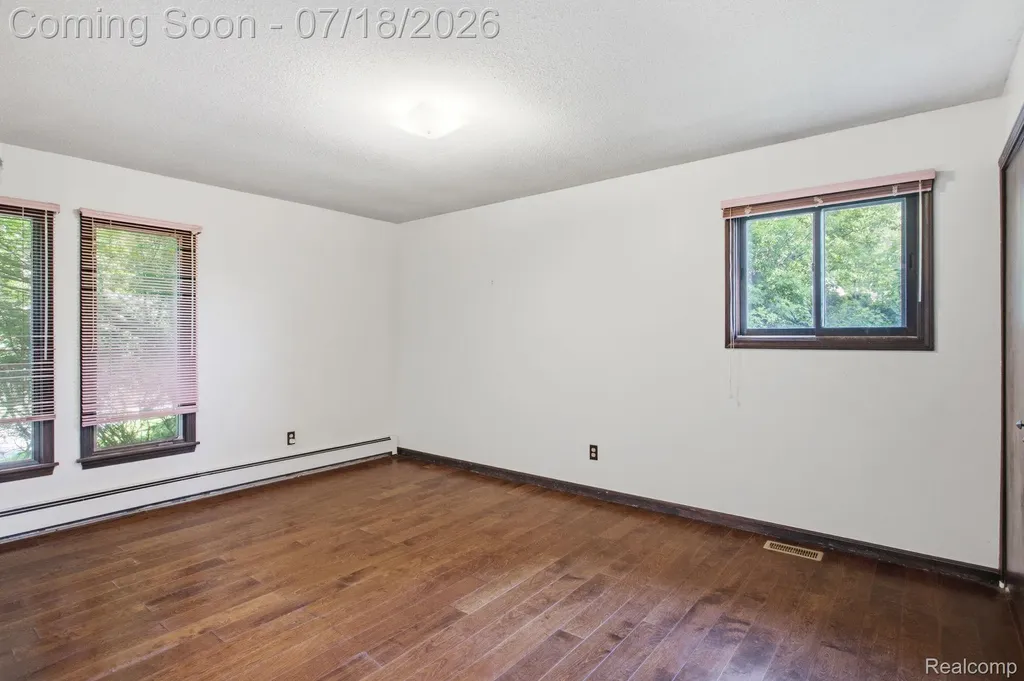 2726 Bay Drive West Bloomfield Charter Township MI 48324