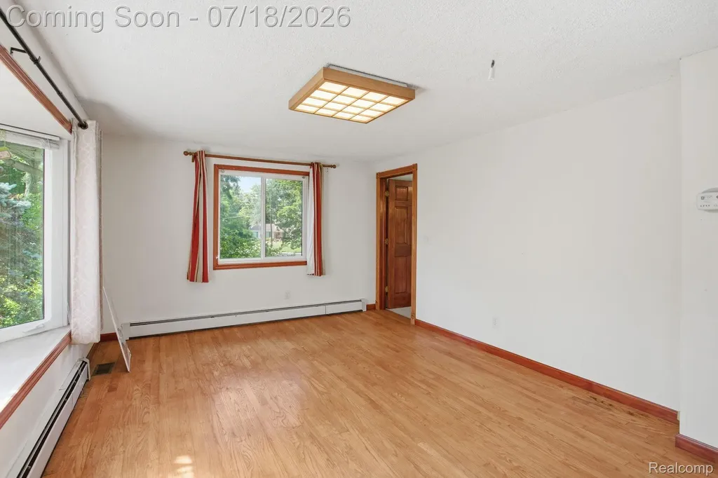 2726 Bay Drive West Bloomfield Charter Township MI 48324