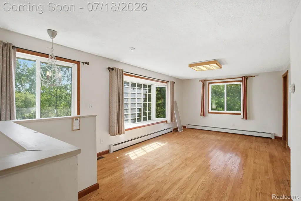 2726 Bay Drive West Bloomfield Charter Township MI 48324