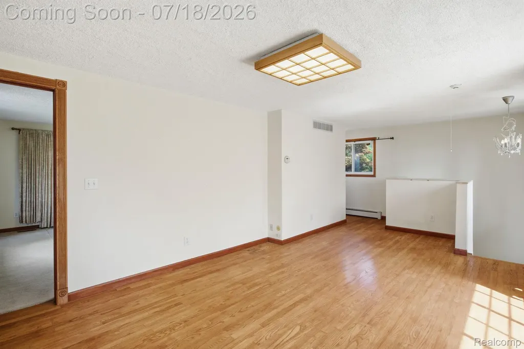 2726 Bay Drive West Bloomfield Charter Township MI 48324