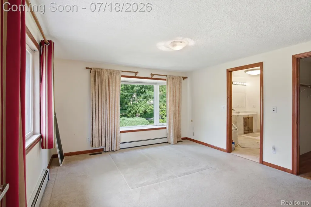 2726 Bay Drive West Bloomfield Charter Township MI 48324