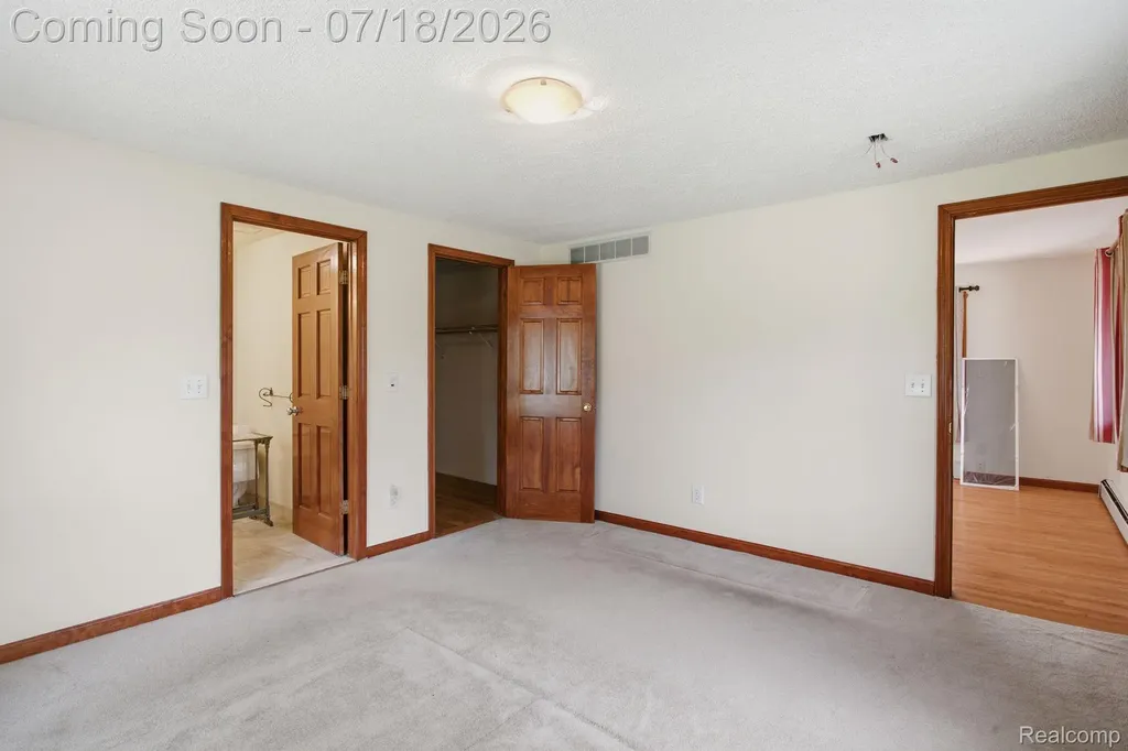 2726 Bay Drive West Bloomfield Charter Township MI 48324