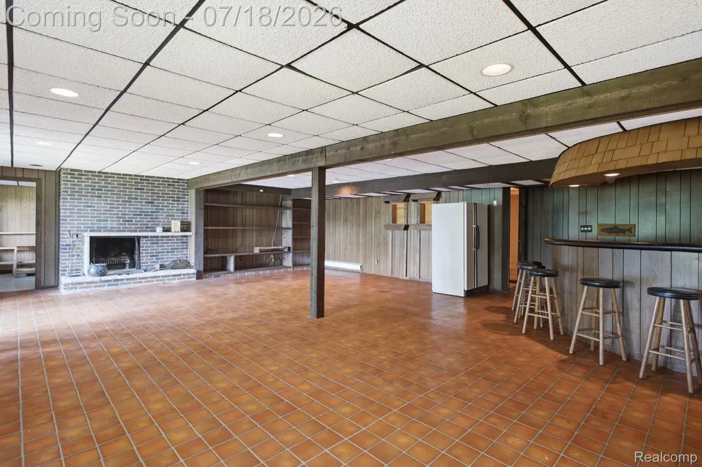 2726 Bay Drive West Bloomfield Charter Township MI 48324