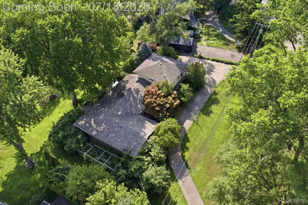 2726 Bay Drive West Bloomfield Charter Township MI 48324