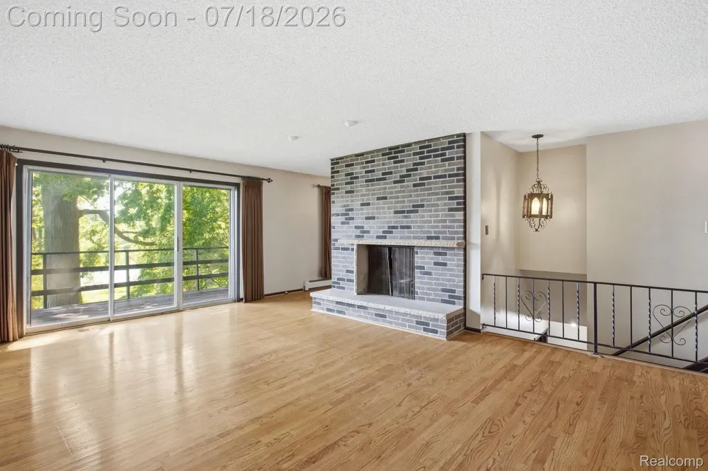 2726 Bay Drive West Bloomfield Charter Township MI 48324