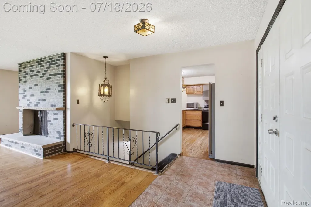 2726 Bay Drive West Bloomfield Charter Township MI 48324