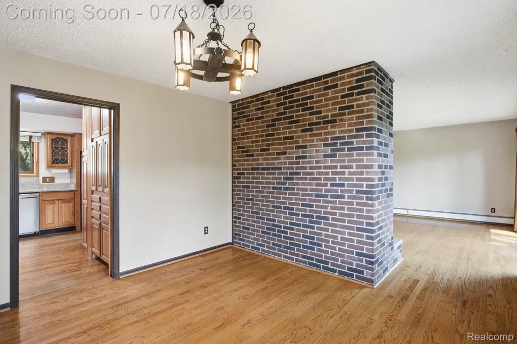 2726 Bay Drive West Bloomfield Charter Township MI 48324