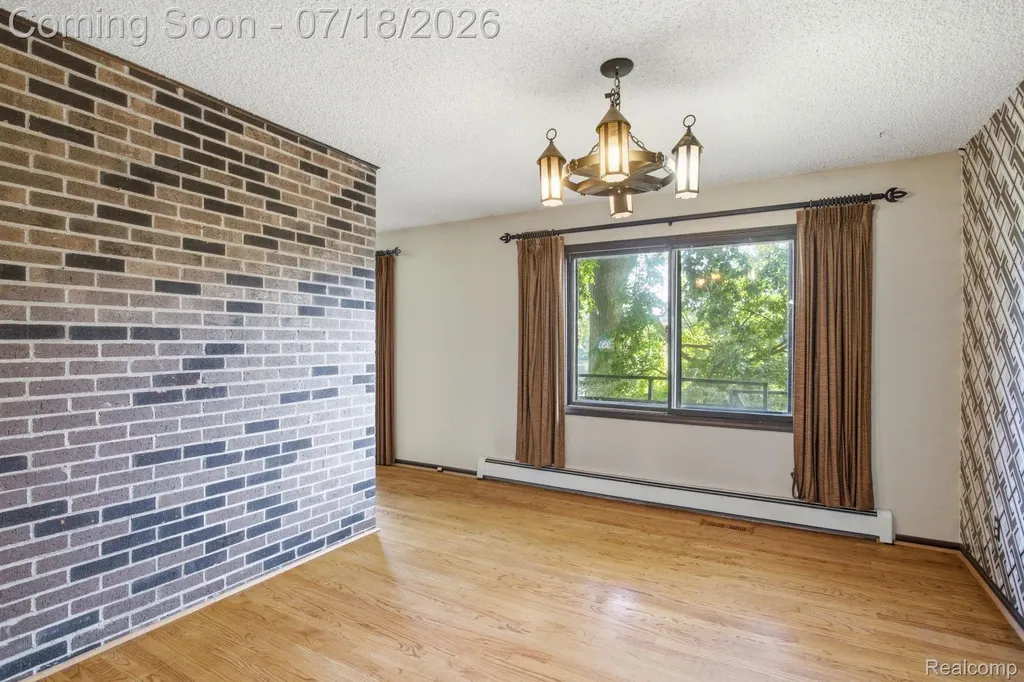 2726 Bay Drive West Bloomfield Charter Township MI 48324