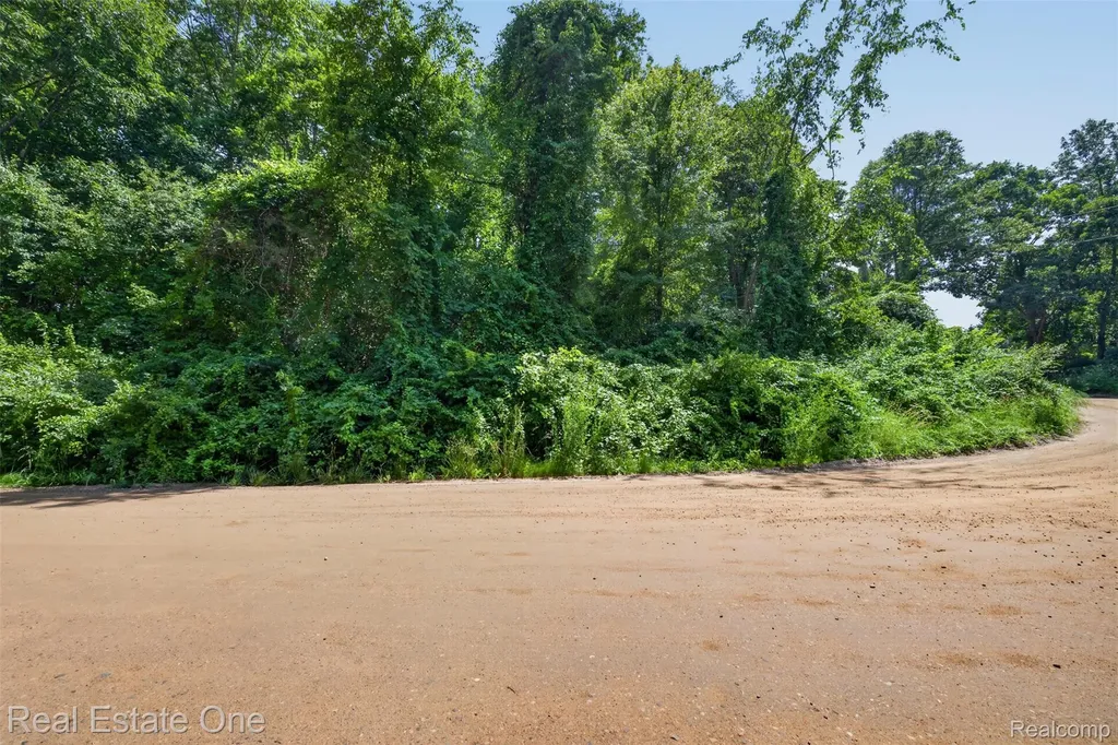 0000 Big Lake Springfield Charter Township MI 48350