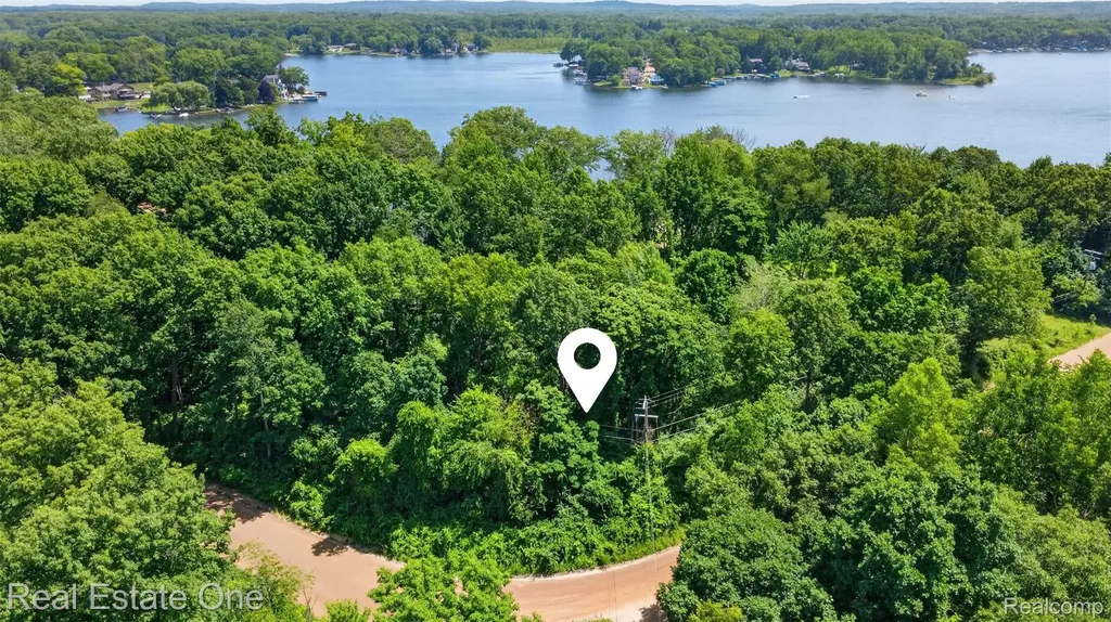 0000 Big Lake Springfield Charter Township MI 48350