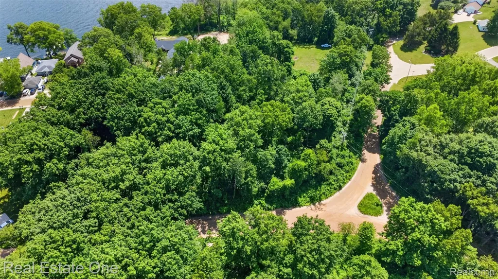 0000 Big Lake Springfield Charter Township MI 48350