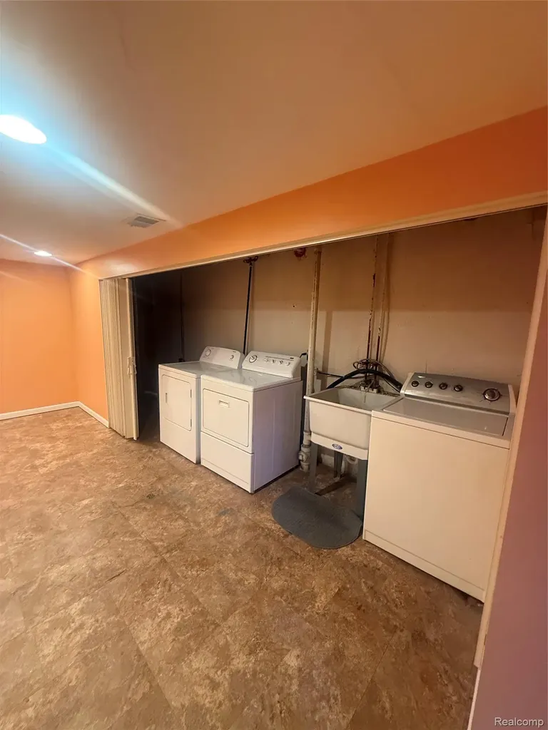 24706 Bashian Drive Novi City MI 48375