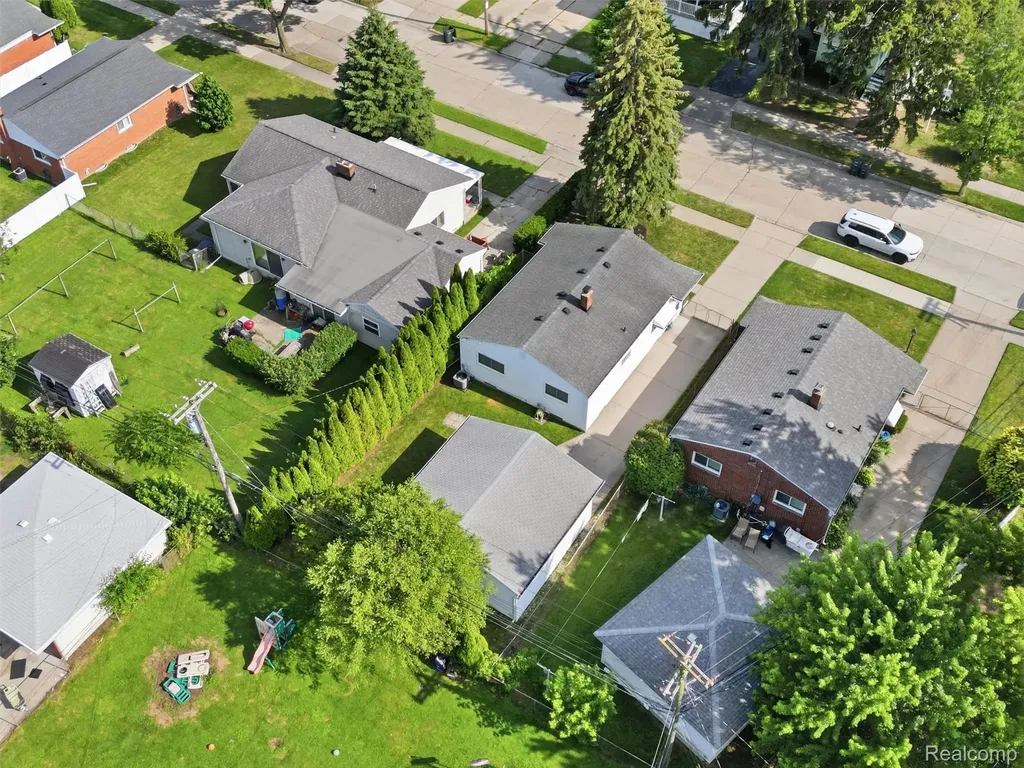22421 Visnaw Street St. Clair Shores City MI 48081