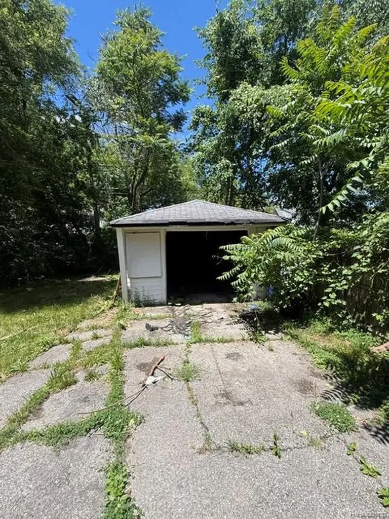 17207 Munich Street Detroit City MI 48224