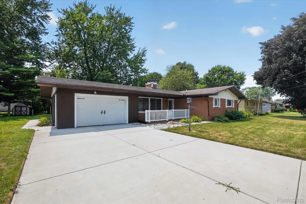 3504 Creekwood Drive Bridgeport Charter Township MI 48601