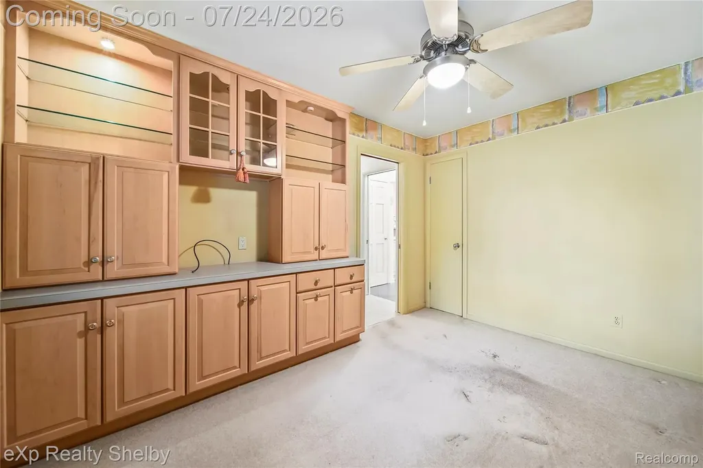 11512 Short Drive Warren City MI 48093