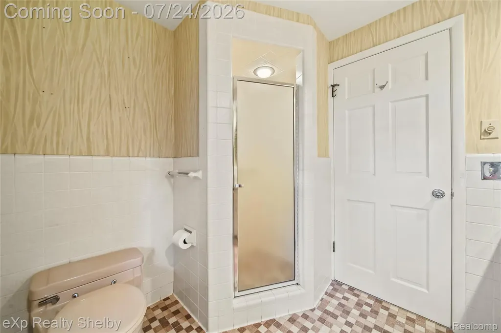 11512 Short Drive Warren City MI 48093