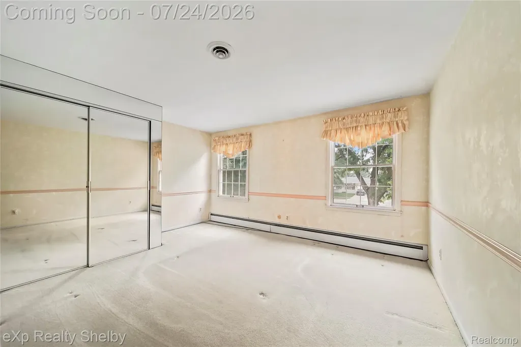 11512 Short Drive Warren City MI 48093