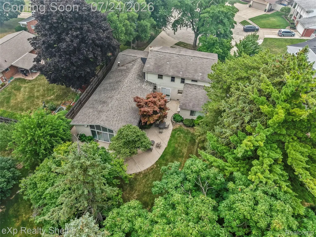 11512 Short Drive Warren City MI 48093
