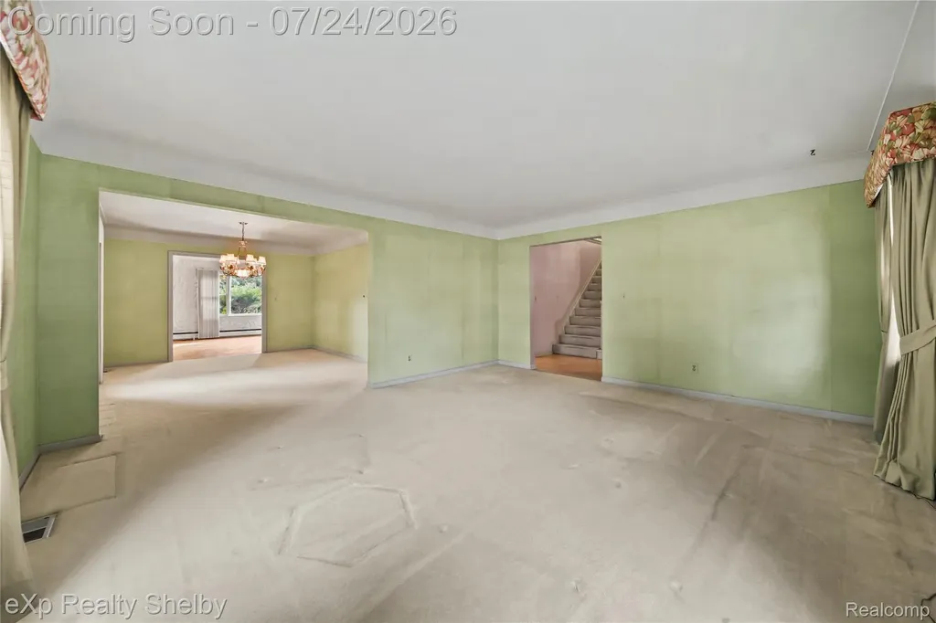 11512 Short Drive Warren City MI 48093